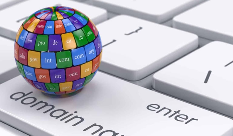 اهمیت داشتن یک نام دامنه برای خود