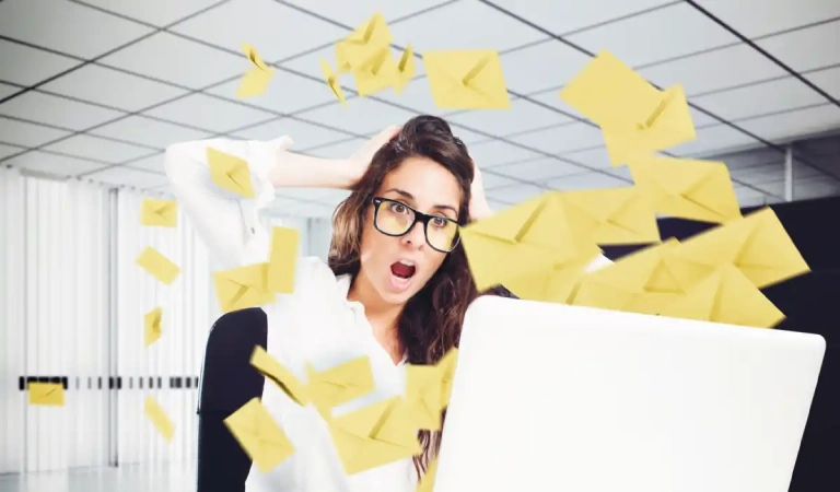 چرا نباید از سرویس‌های معمول خدمات ایمیل برای کسب‌وکارتان استفاده کنید